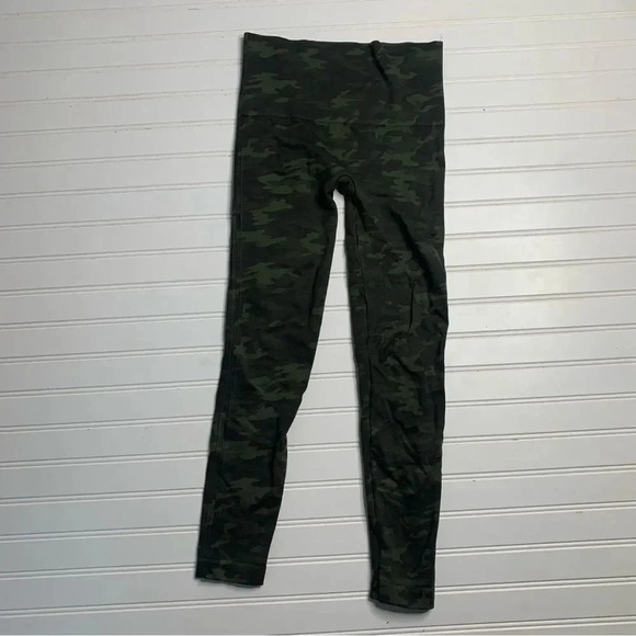 Spanx Look At Me Now Camo Leggings Cropped - Picture 3 of 8